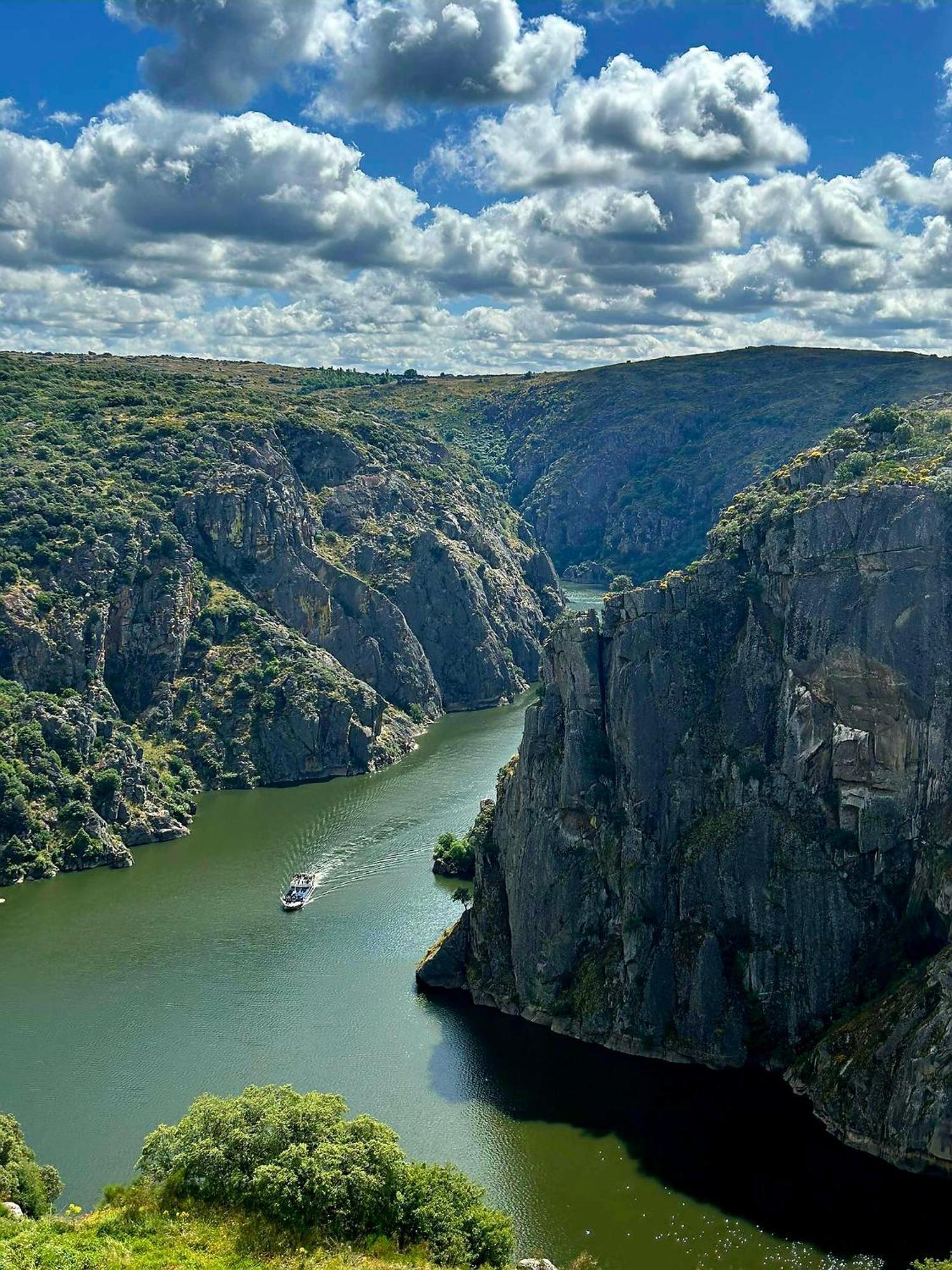 Flor Do Douro - Comercio E Hotelaria, Lda Miranda do Douro Ngoại thất bức ảnh